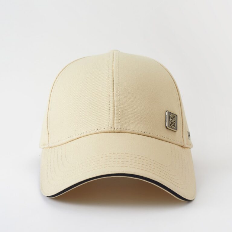 Baseball Cap with Curved Brim Baseball Cap With Metal Badge (A Logo), Hard Top, Structured Curved Brim, Business Casual Style, Unisex